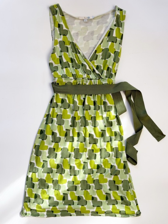 Boden Dresses & Skirts - Boden Green Printed V Neck Midi Dress Empire Waist Lyocell Ribbon Sash 6 Tall
